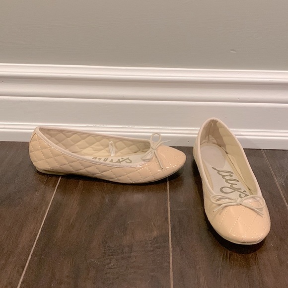 *3 items for $21* New Lilly’s beige quilted pattern ballet flats - Picture 1 of 2